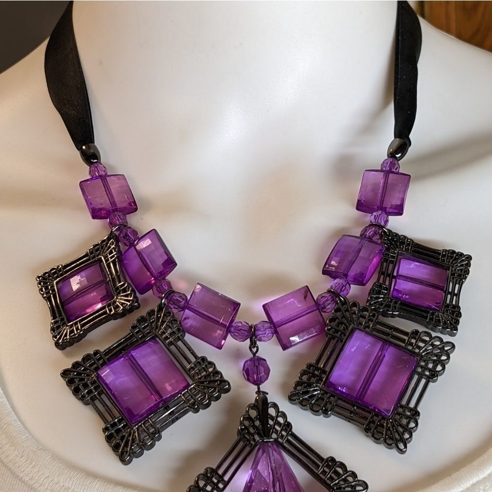 Beautiful Princess Statement Necklace Purple Acry… - image 5